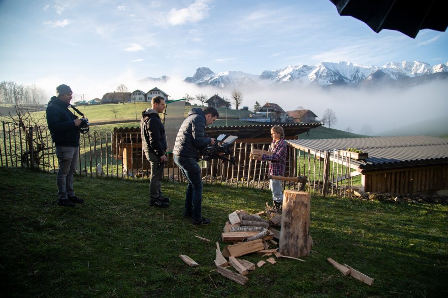 Behind_the_Scenes_04