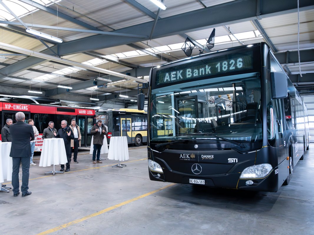 STI_Einweihung_Bus-02