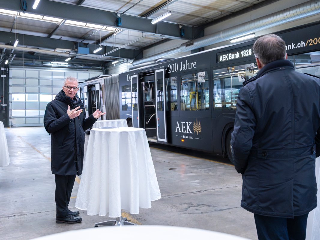 STI_Einweihung_Bus-03