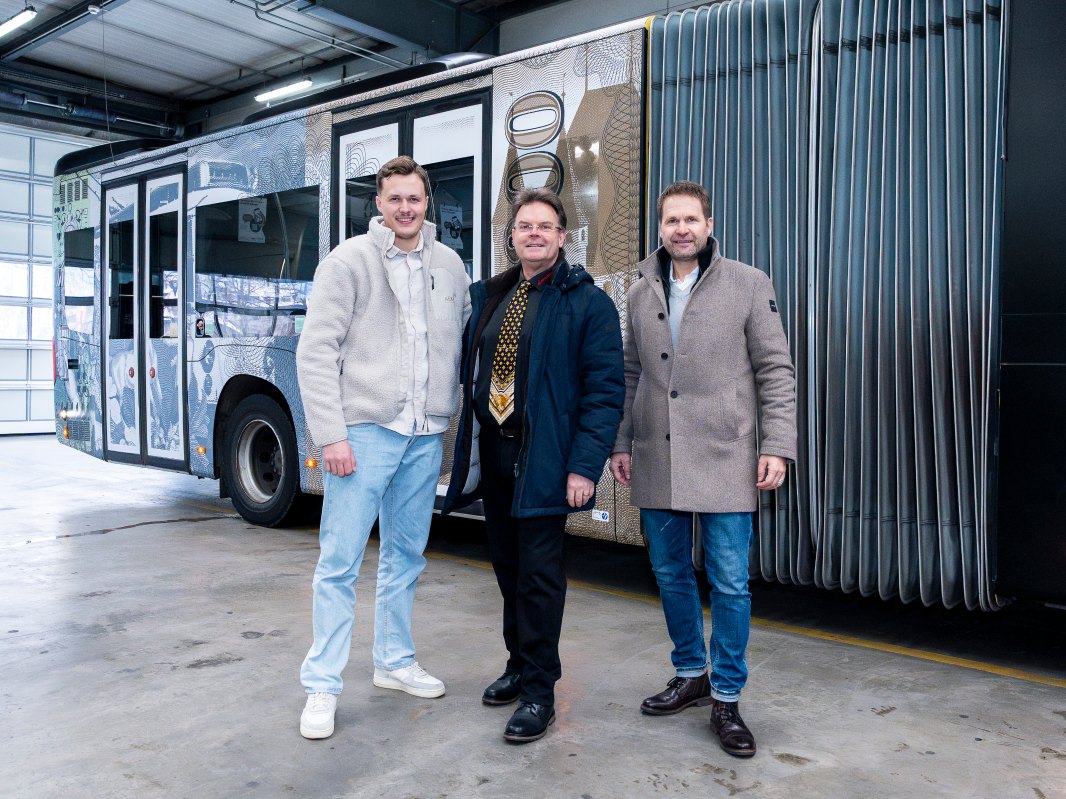 STI_Einweihung_Bus-11