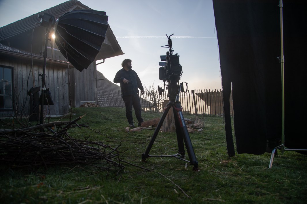 Behind_the_Scenes_01