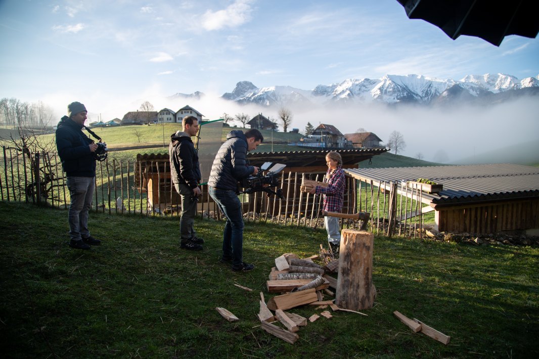 Behind_the_Scenes_04