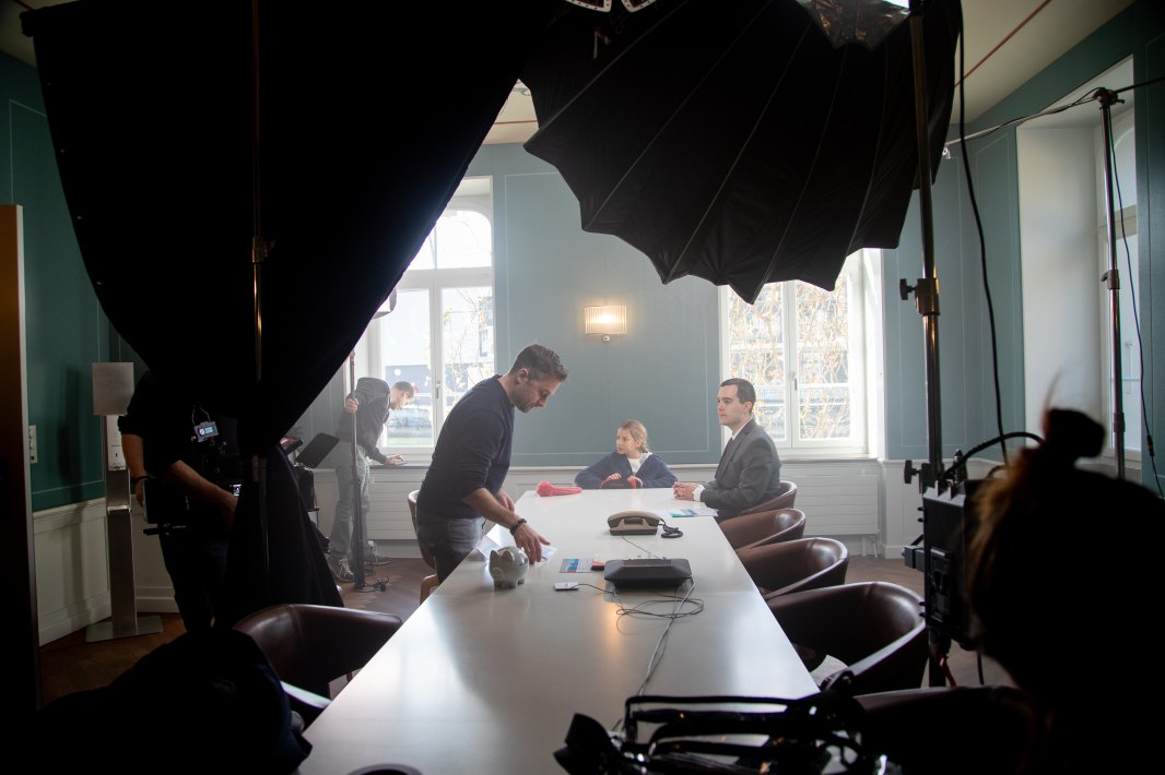 Behind_the_Scenes_09